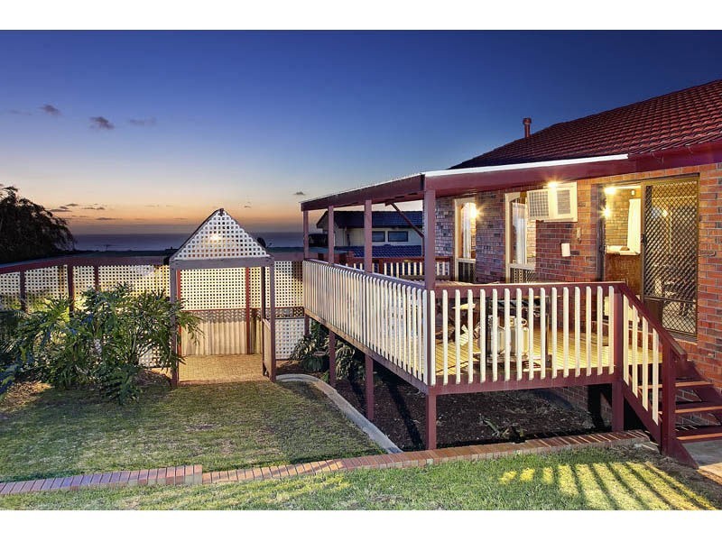 5 Manoora Drive, Hallett Cove SA 5158