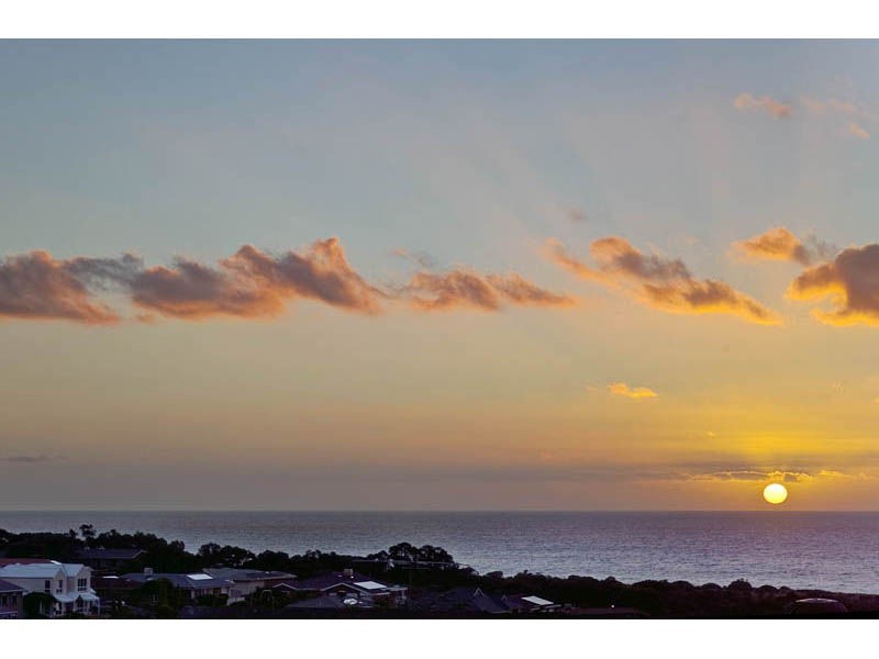 5 Manoora Drive, Hallett Cove SA 5158