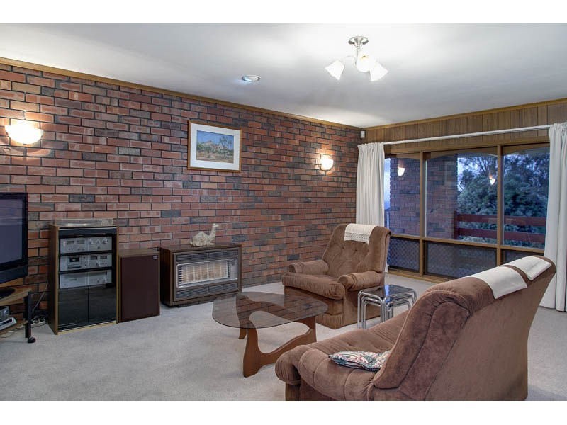 5 Manoora Drive, Hallett Cove SA 5158