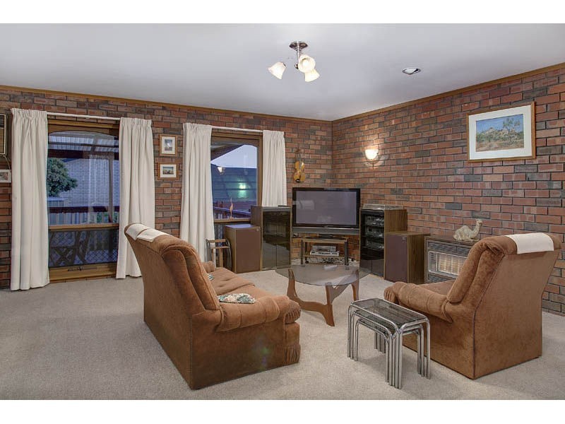 5 Manoora Drive, Hallett Cove SA 5158