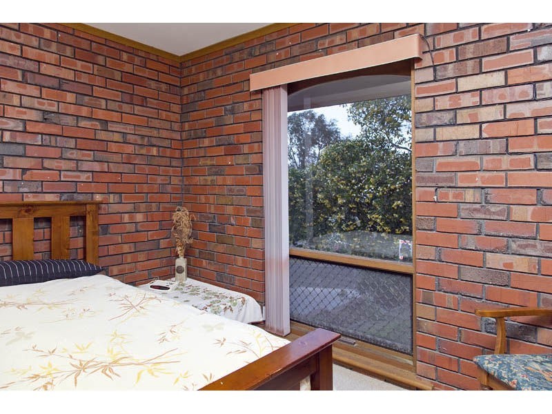 5 Manoora Drive, Hallett Cove SA 5158