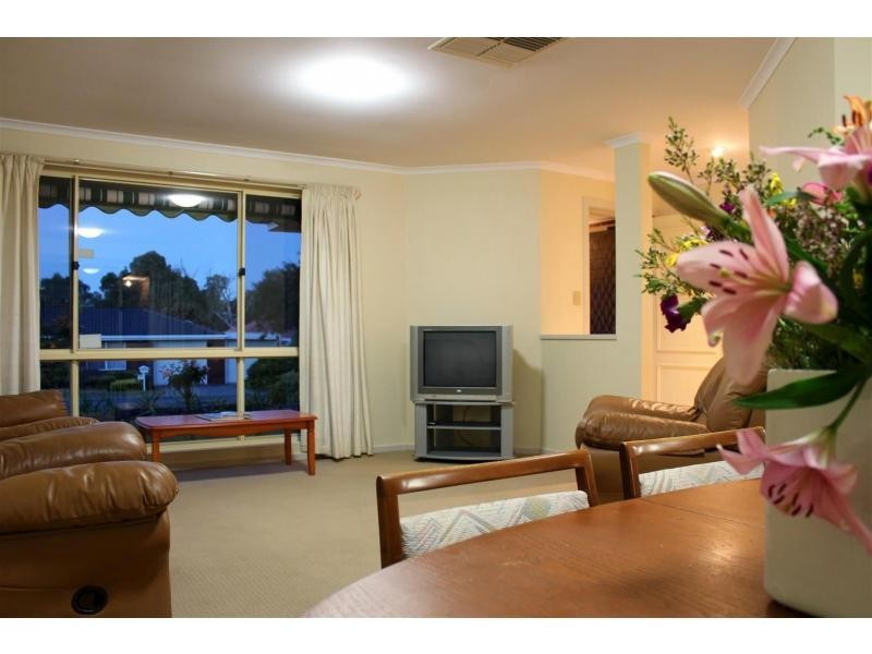 42 Bordeaux Drive, Woodcroft SA 5162