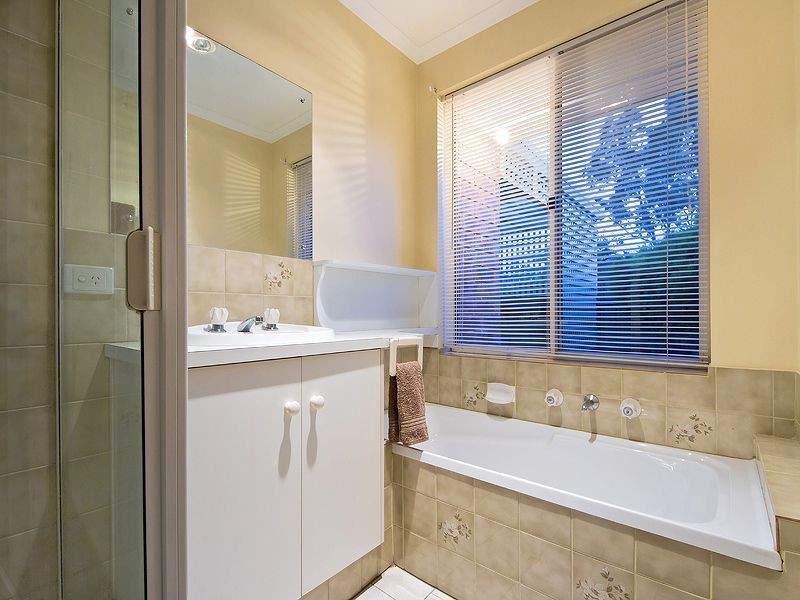 42 Bordeaux Drive, Woodcroft SA 5162