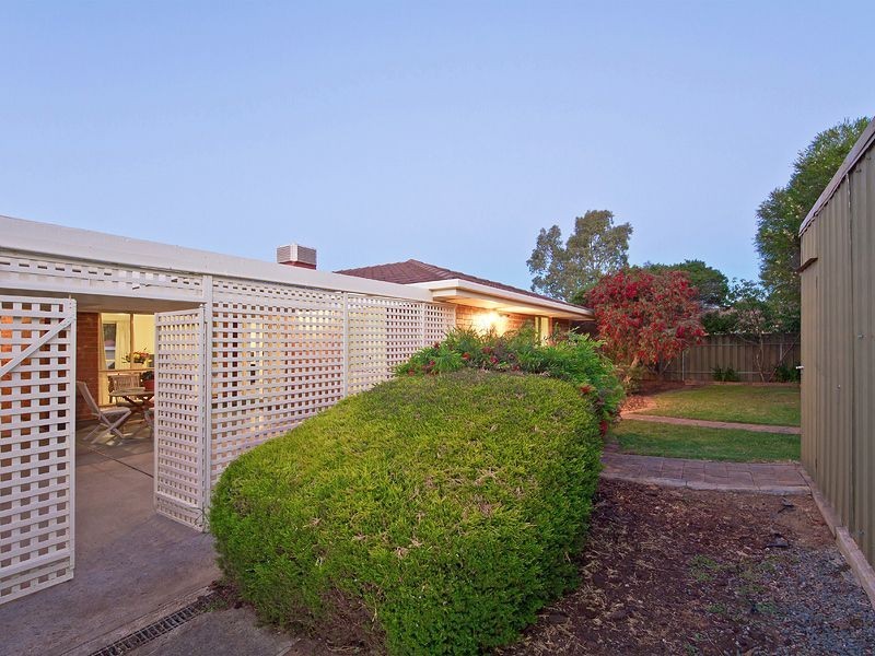 42 Bordeaux Drive, Woodcroft SA 5162