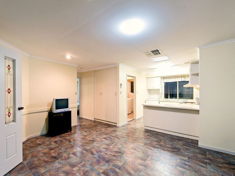 42 Bordeaux Drive, Woodcroft SA 5162