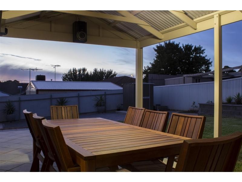10 Hibiscus Court, Morphett Vale SA 5162