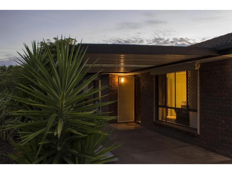 10 Hibiscus Court, Morphett Vale SA 5162