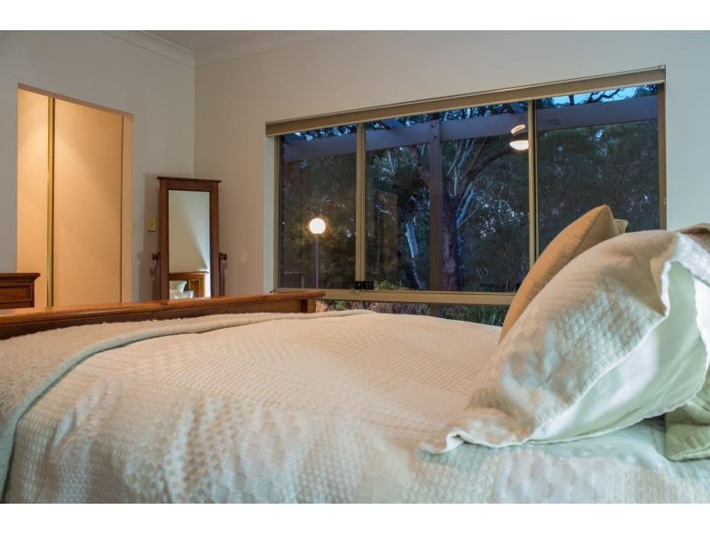 5 Rolls Court, Happy Valley SA 5159