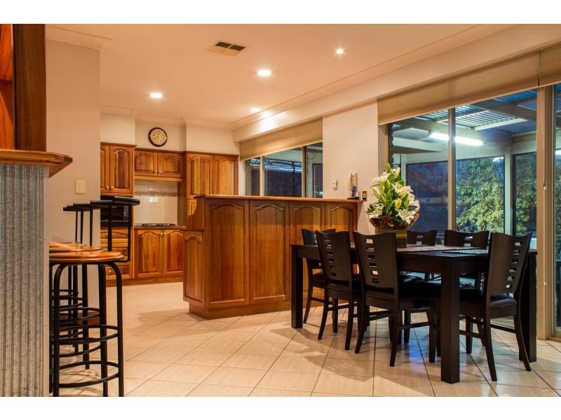 5 Rolls Court, Happy Valley SA 5159