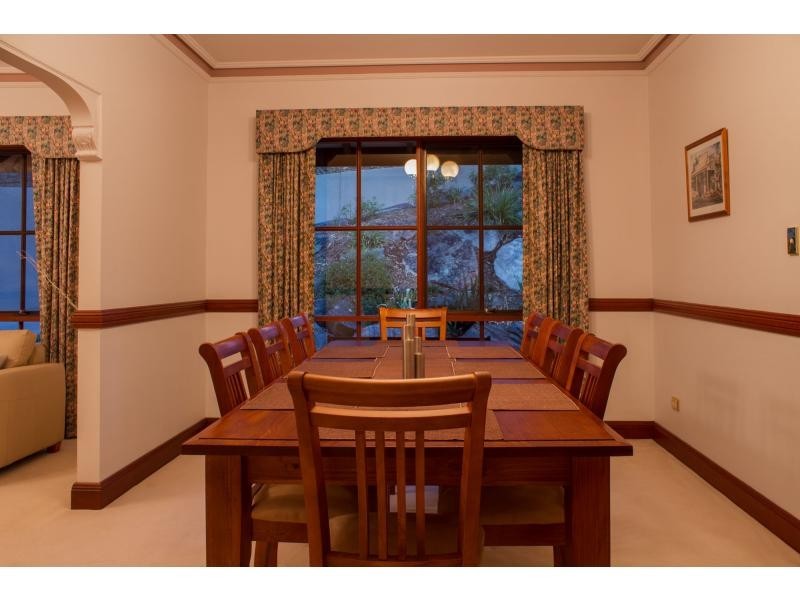 5 Rolls Court, Happy Valley SA 5159