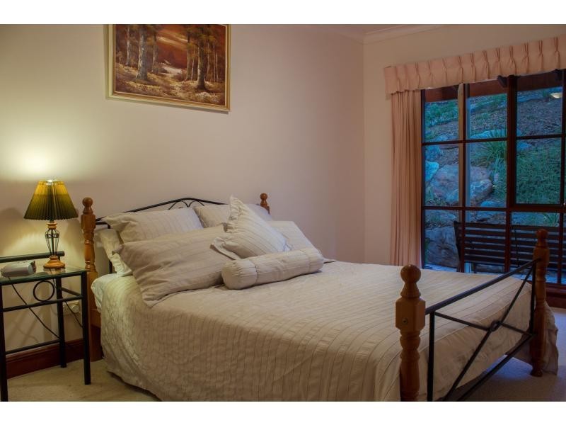 5 Rolls Court, Happy Valley SA 5159