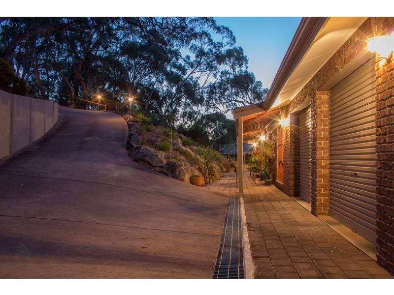 5 Rolls Court, Happy Valley SA 5159