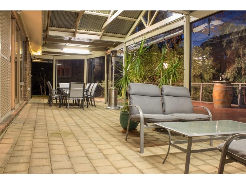 5 Rolls Court, Happy Valley SA 5159