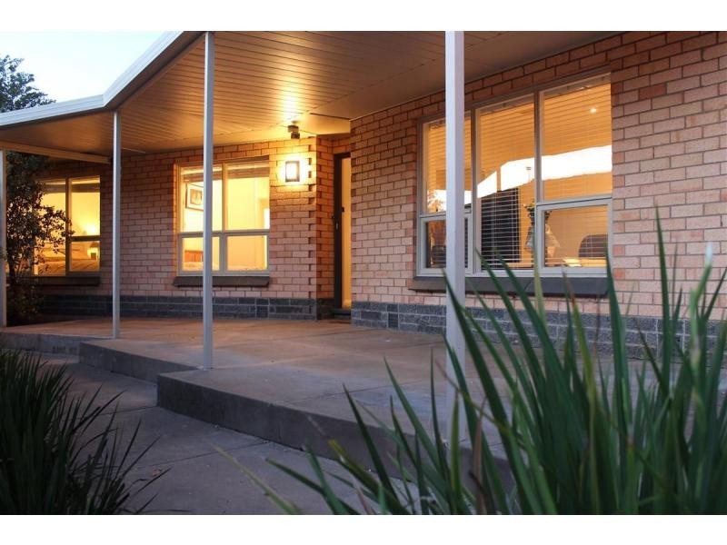 15 Roger Road, Morphett Vale SA 5162