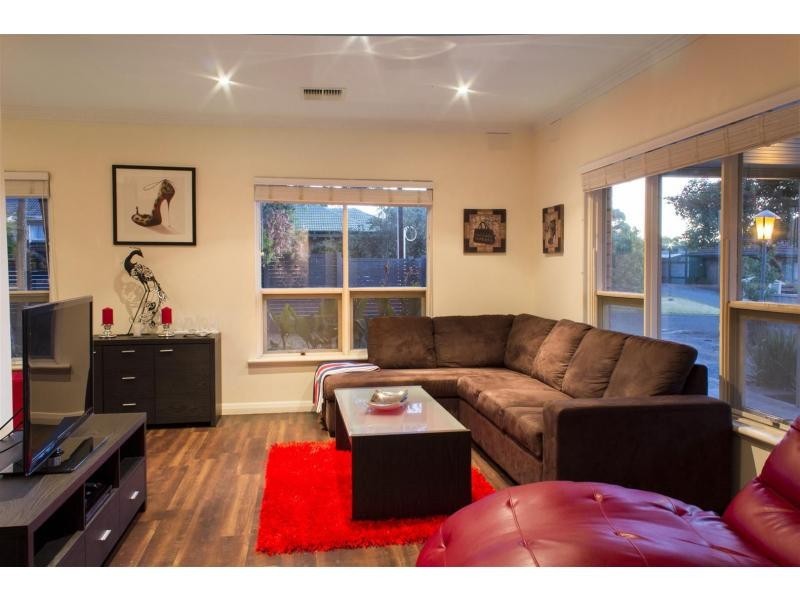 15 Roger Road, Morphett Vale SA 5162