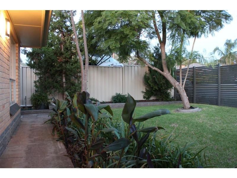 15 Roger Road, Morphett Vale SA 5162