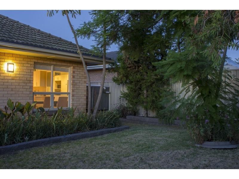 15 Roger Road, Morphett Vale SA 5162