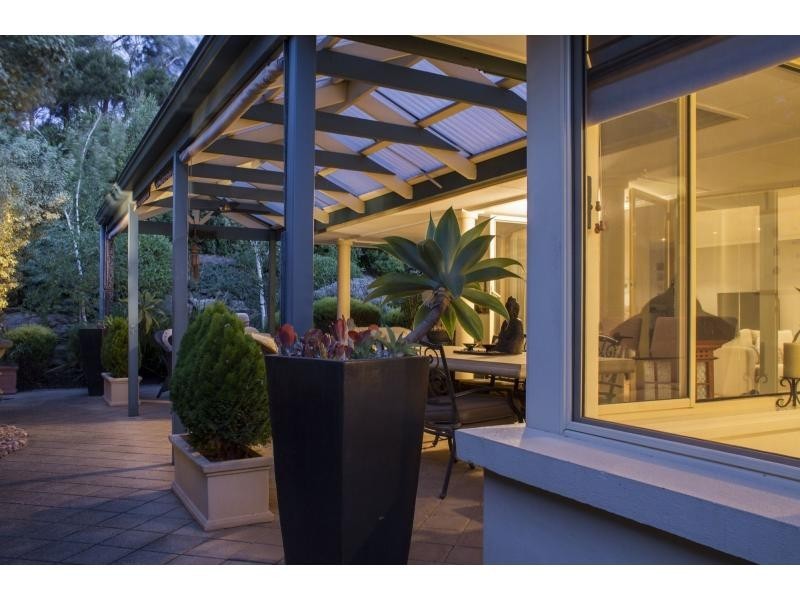 12 Annabelle Drive, Hallett Cove SA 5158