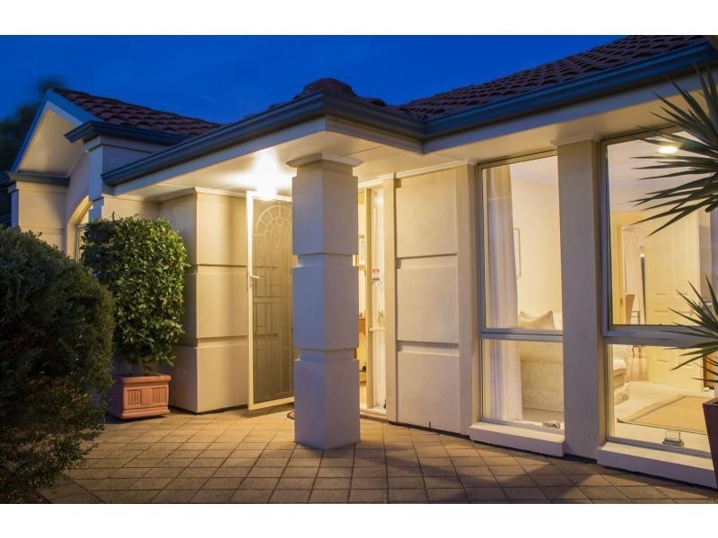 12 Annabelle Drive, Hallett Cove SA 5158