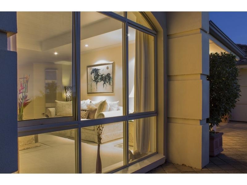 12 Annabelle Drive, Hallett Cove SA 5158