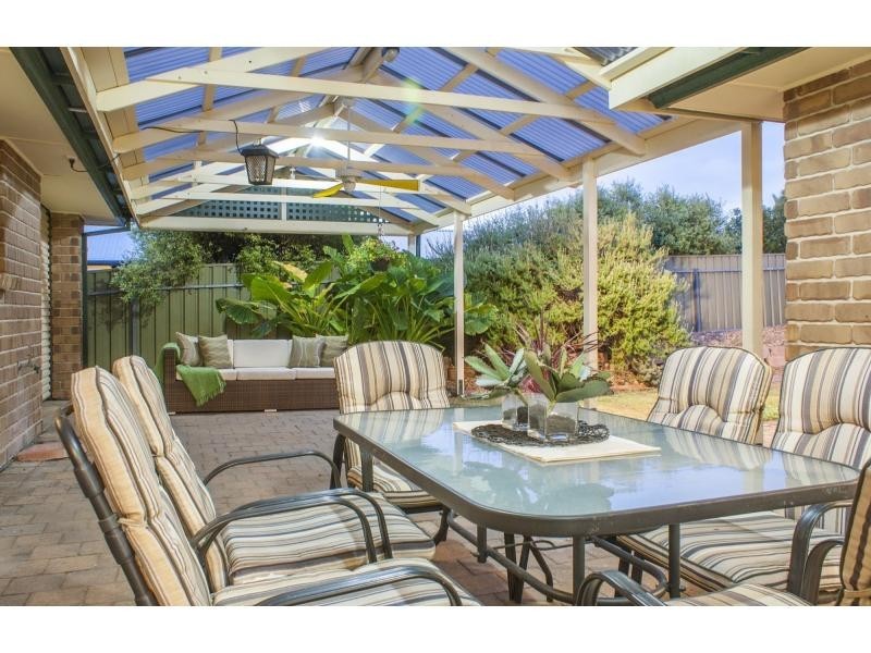 17 Shetland Street, Woodcroft SA 5162