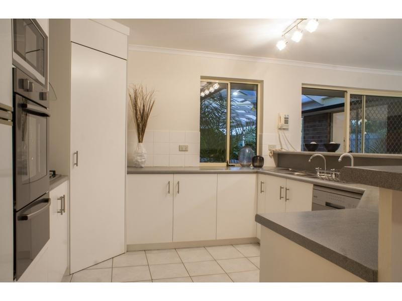 17 Shetland Street, Woodcroft SA 5162