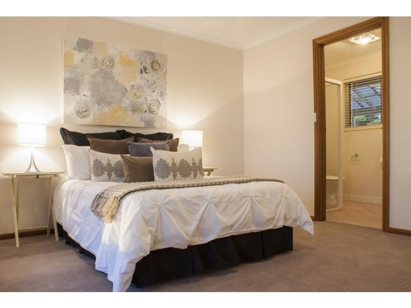 17 Shetland Street, Woodcroft SA 5162