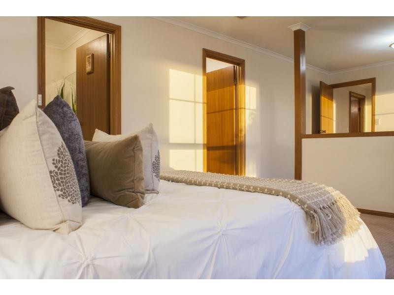 17 Shetland Street, Woodcroft SA 5162