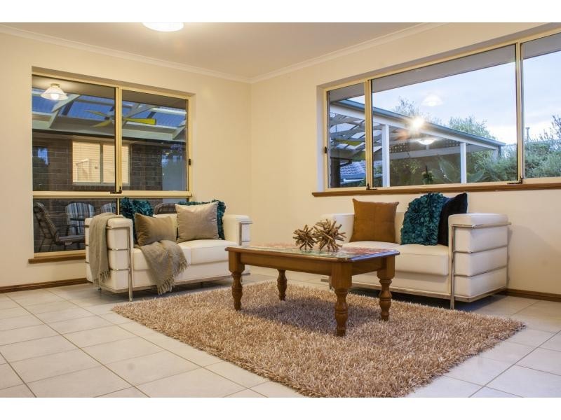 17 Shetland Street, Woodcroft SA 5162