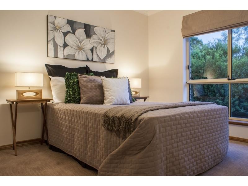 17 Shetland Street, Woodcroft SA 5162