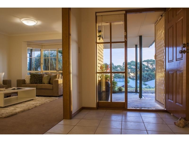 17 Shetland Street, Woodcroft SA 5162