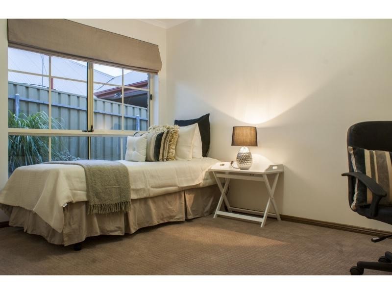 17 Shetland Street, Woodcroft SA 5162