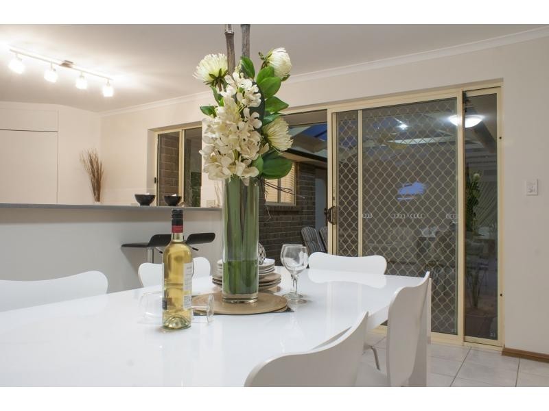 17 Shetland Street, Woodcroft SA 5162