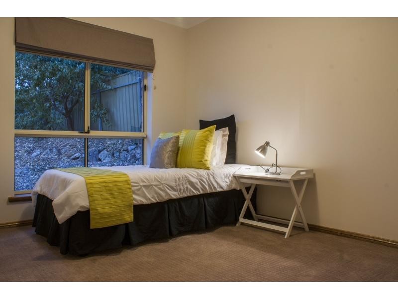 17 Shetland Street, Woodcroft SA 5162