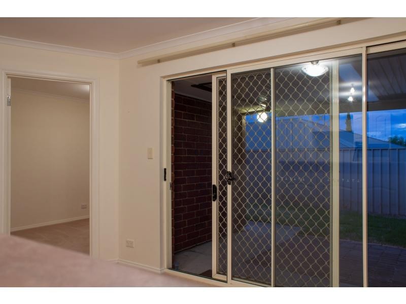 55a Dorrien Avenue, Woodcroft SA 5162