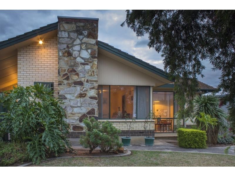 7 Robertson Avenue, Morphett Vale SA 5162