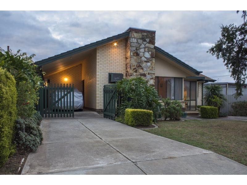 7 Robertson Avenue, Morphett Vale SA 5162