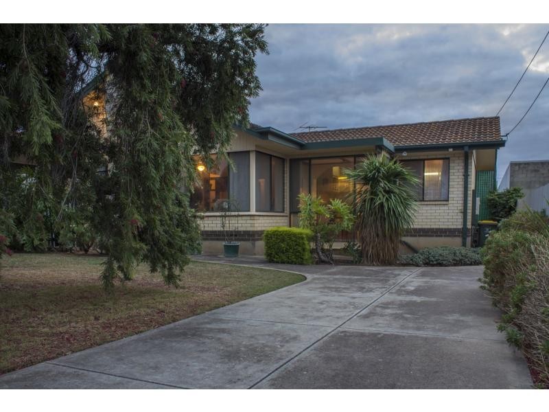 7 Robertson Avenue, Morphett Vale SA 5162