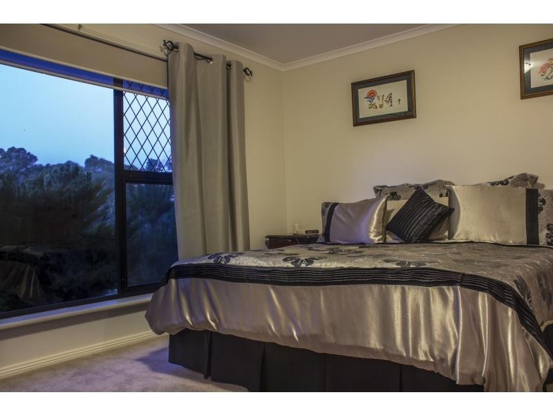 6 Douglas Fir Court, Aberfoyle Park SA 5159