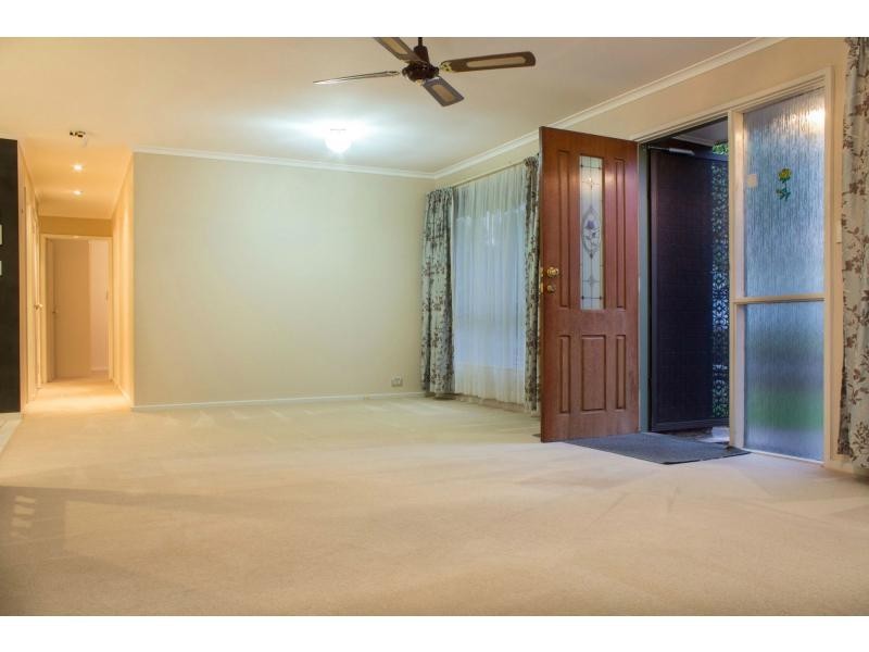51 Lynlee Crescent, Huntfield Heights SA 5163