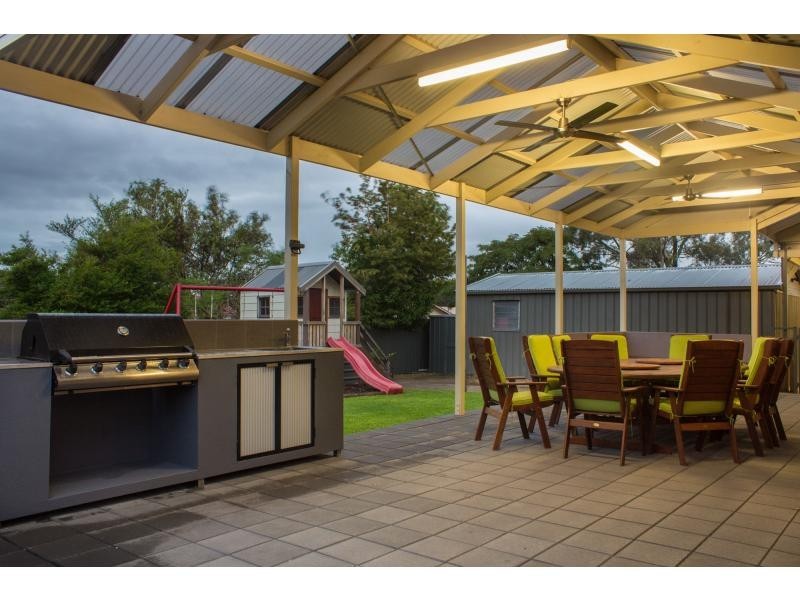 11 Ardross Crescent, Morphett Vale SA 5162