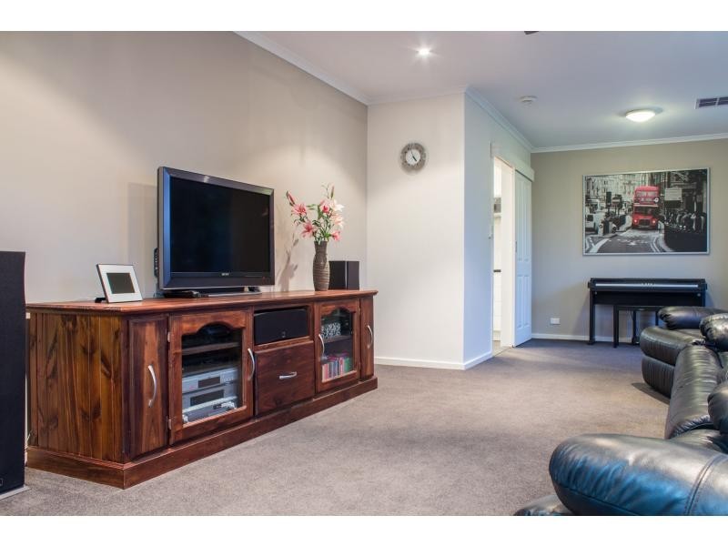 11 Ardross Crescent, Morphett Vale SA 5162