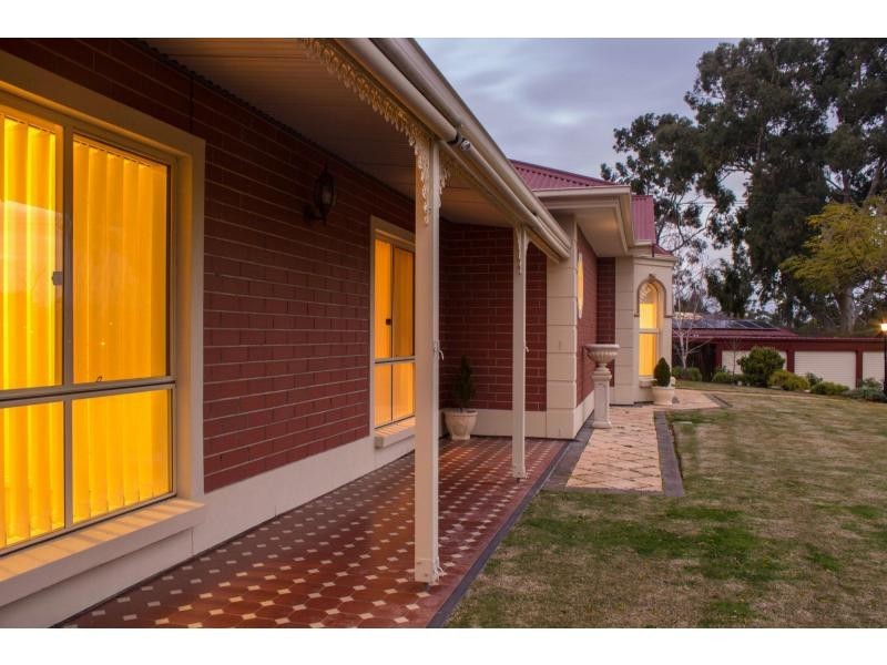 4 Redbank Close, O’halloran Hill SA 5158