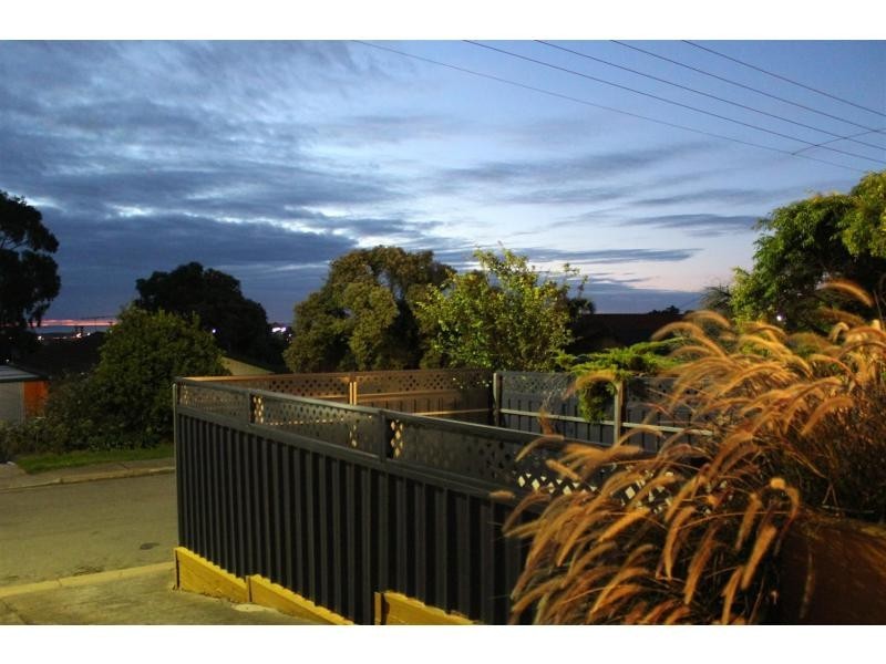 30 Lillian Street, Huntfield Heights SA 5163