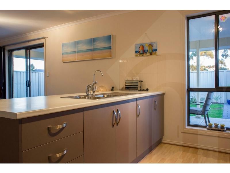 34 Quinn Street, Christie Downs SA 5164