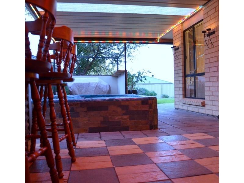 4 Barramundi Way, Aldinga Beach SA 5173