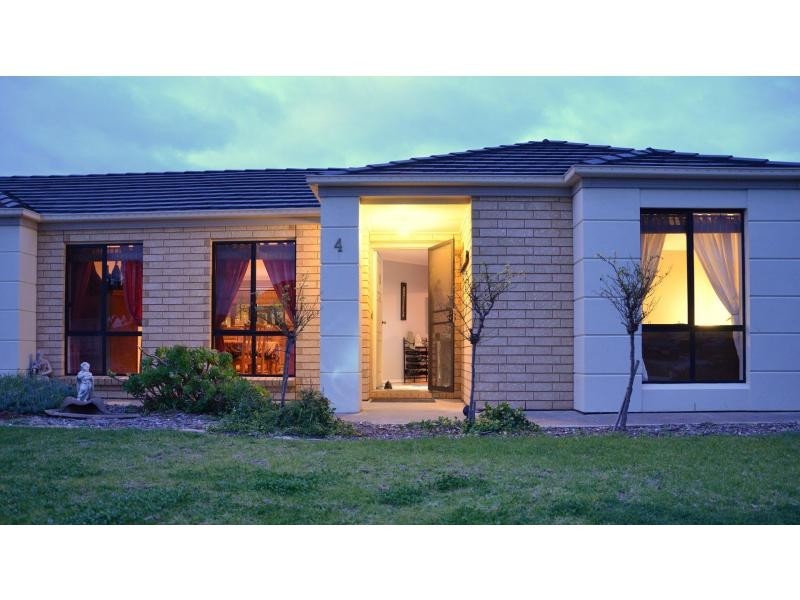 4 Barramundi Way, Aldinga Beach SA 5173