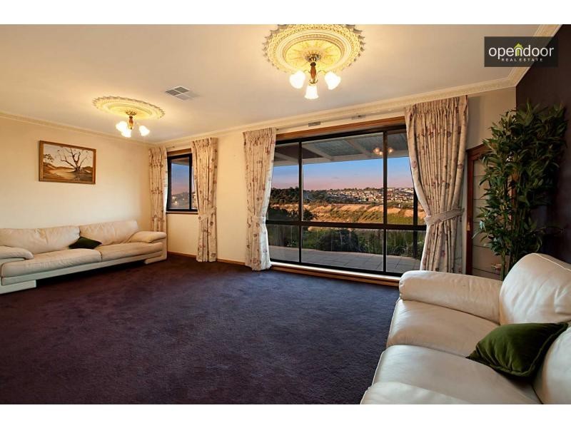 20 Freebairn Drive, Hallett Cove SA 5158