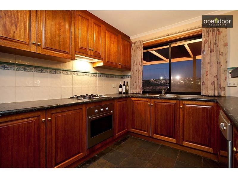 20 Freebairn Drive, Hallett Cove SA 5158
