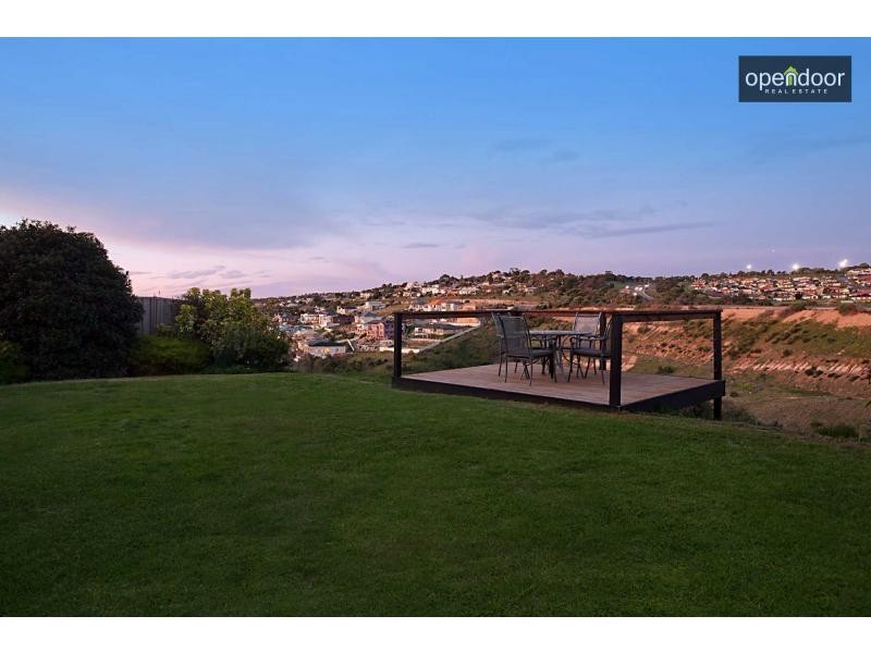 20 Freebairn Drive, Hallett Cove SA 5158